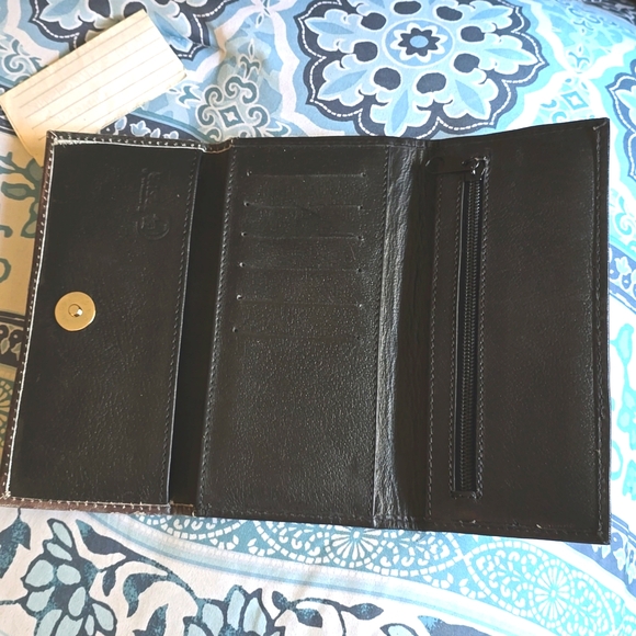 Wallets - Picture 4 of 10